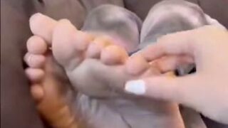 Mia Khalifa POV Feet Tickle OnlyFans Video Leaked