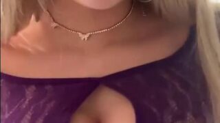 Breckie Hill Titty Squeezing Onlyfans Video Leaked